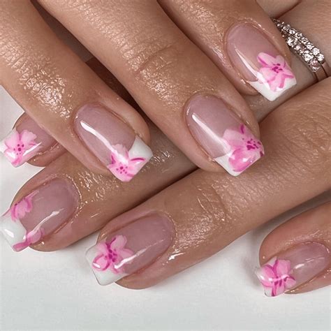 16 Cherry Blossom Nail Ideas For Your Spring Manicure